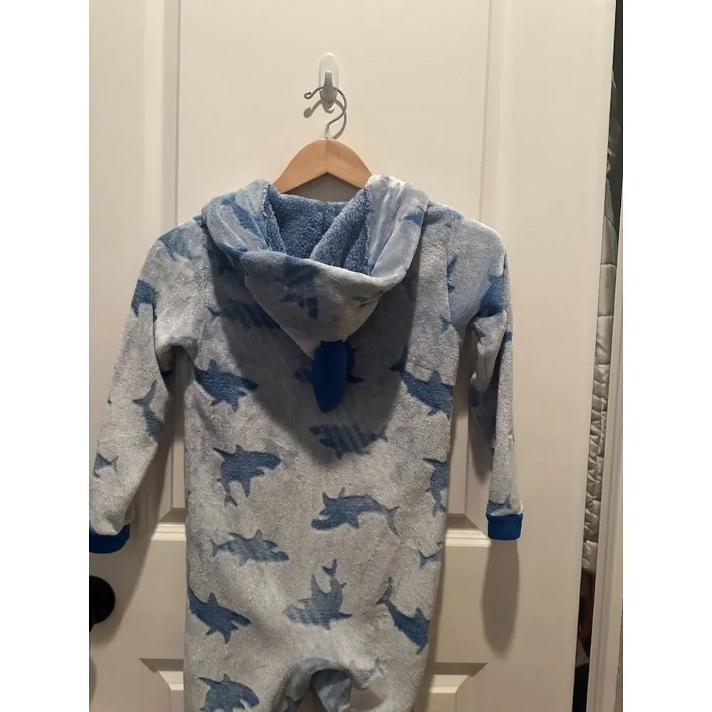 Saint Eve Youth Hooded Fleece Sleeper with Shark Print Size S (7/8)